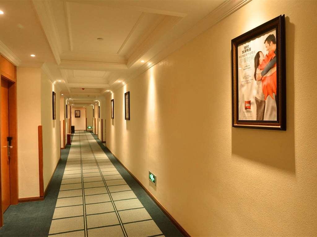 Ibis Chongqing Airport Hotel ภายนอก รูปภาพ